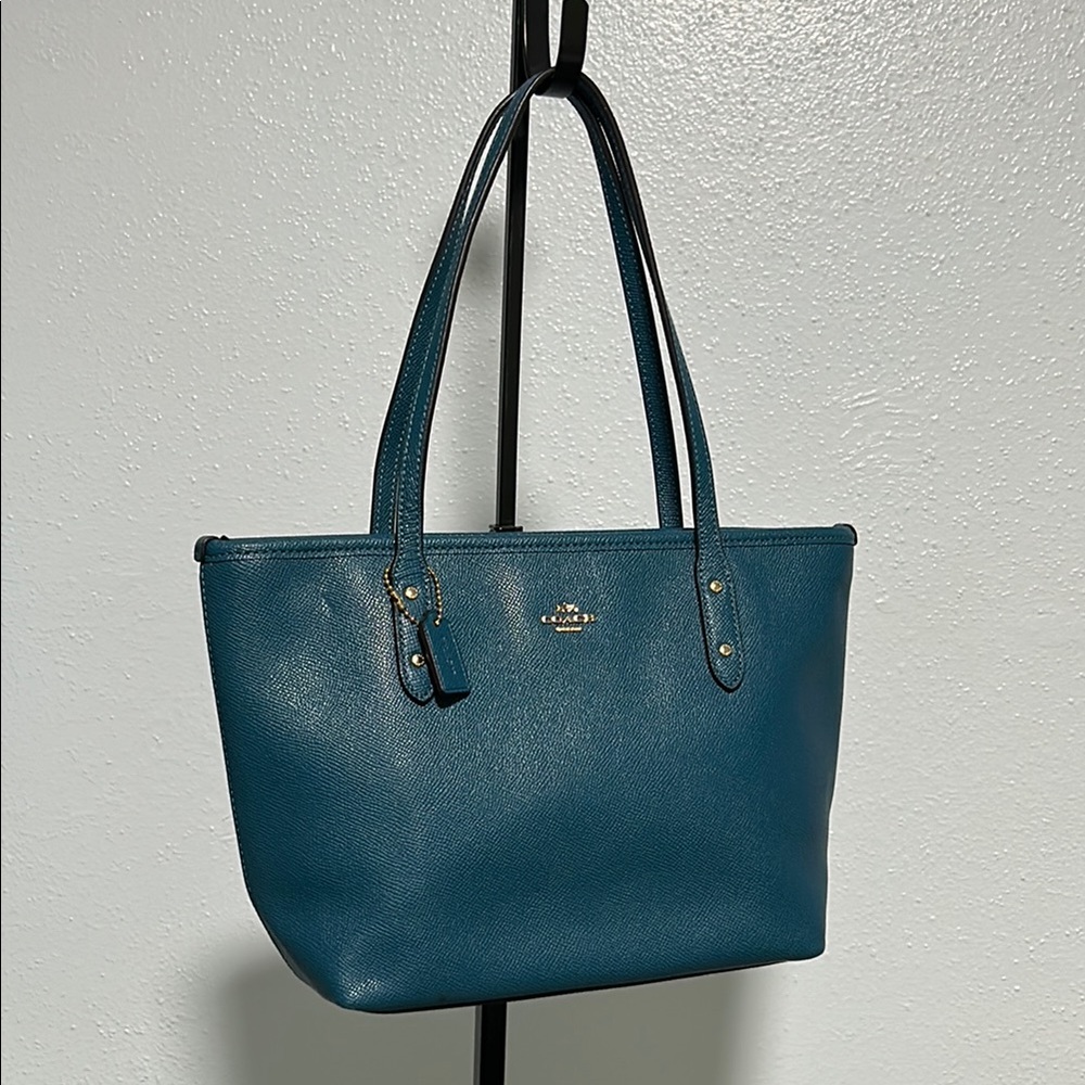 Coach Blue Leather Tote Bag with Structured Design